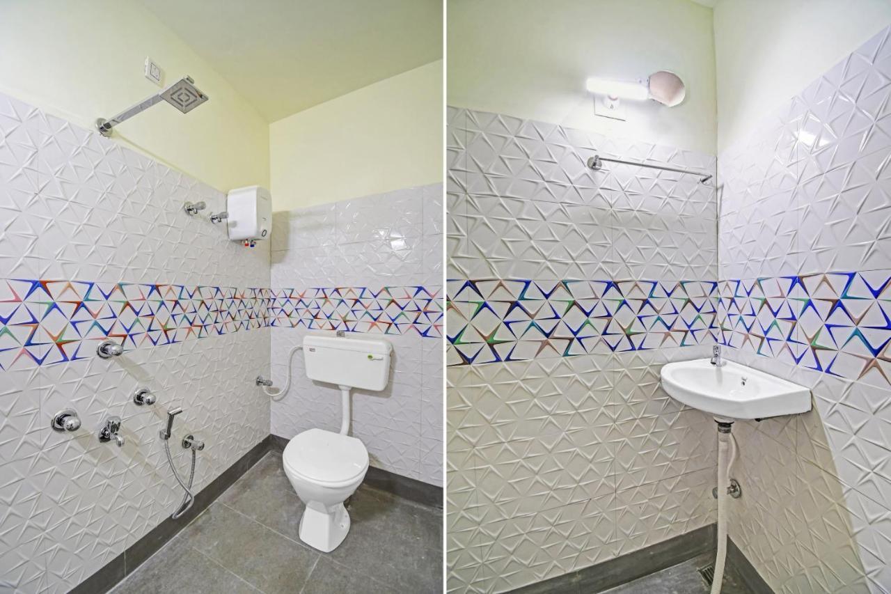 Oyo 86602 Hotel Dream Palace Колката Екстериор снимка