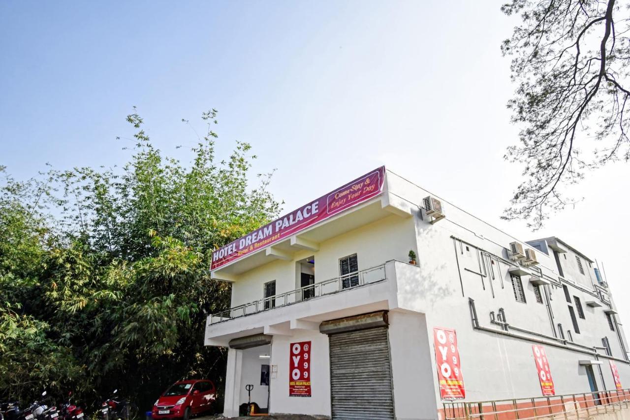 Oyo 86602 Hotel Dream Palace Колката Екстериор снимка